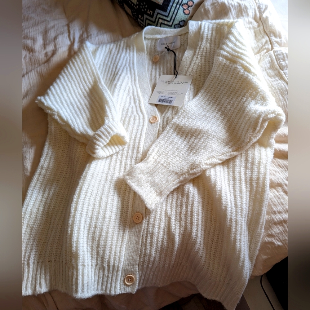 Tradlands Judith Cardigan XL NWOT